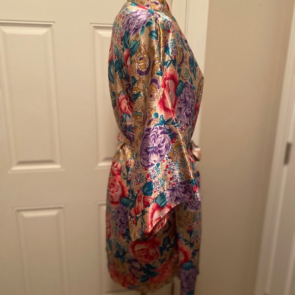 Adonna Gown & Robe - Picture 10 of 15